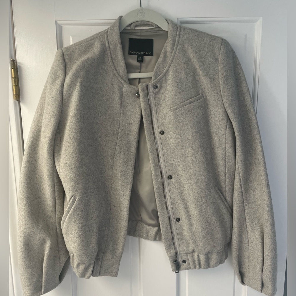 Banana republic heather grey wool bomber jacket.  Size S.